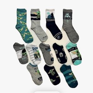 NWT Star Wars socks, 12 days (pairs),Msrp $25,shoe sz 4-10.Sealed bx,Mandalorian